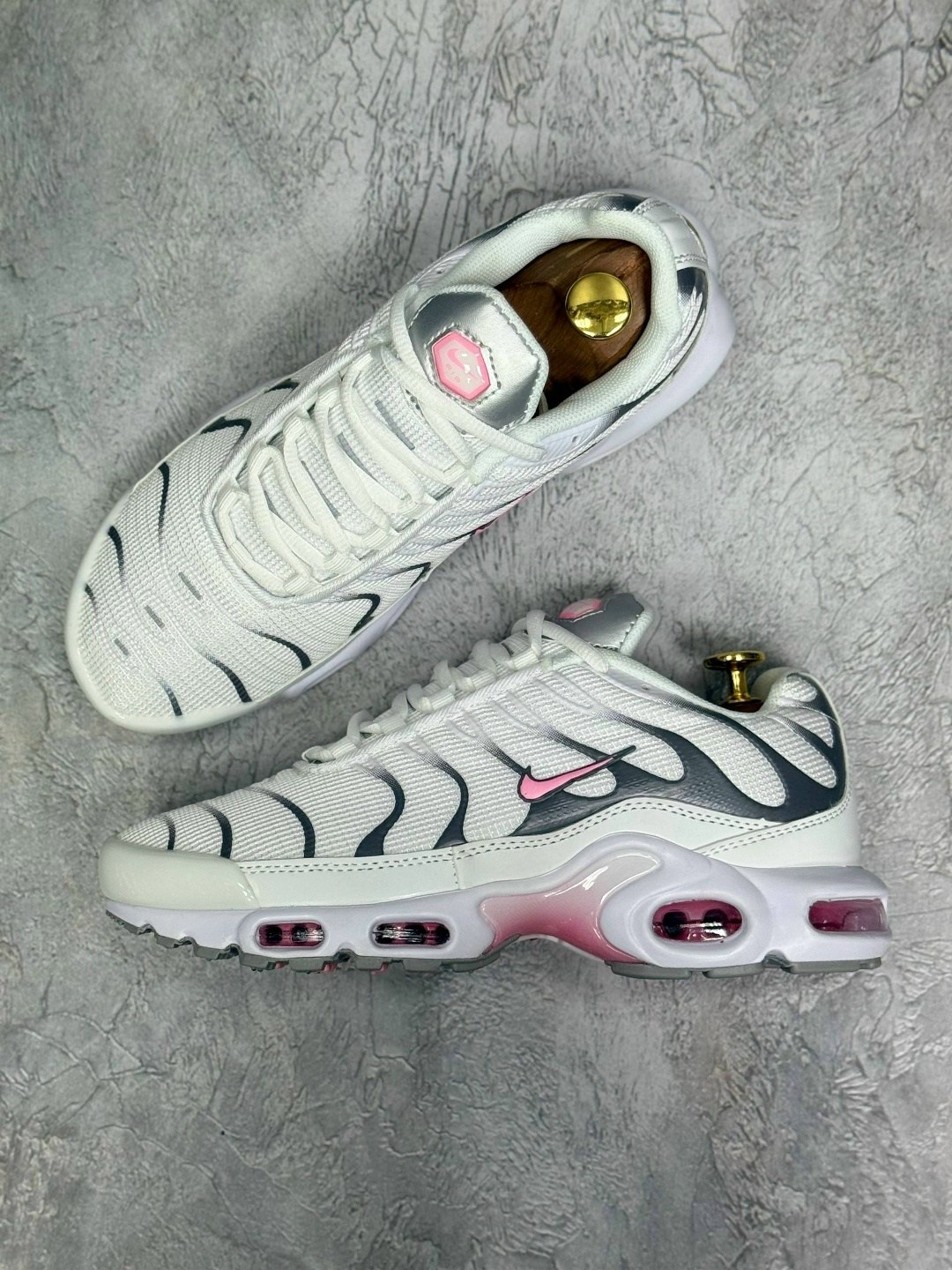 кроссовки летние спортивные nike air max tn plus,,кроссовки женские nike air max tn plus,nike air max tn plus,кроссовки nike air max tn plus