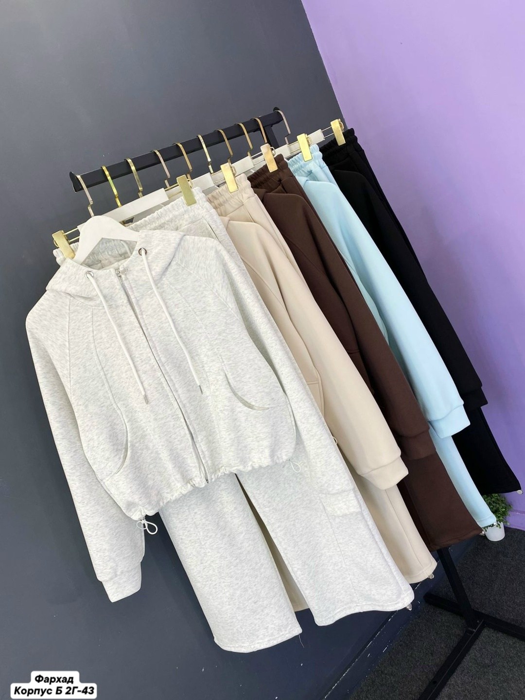 костюм трикотажный,костюм спортивный,костюм с брюками,женский костюм,костюм белый