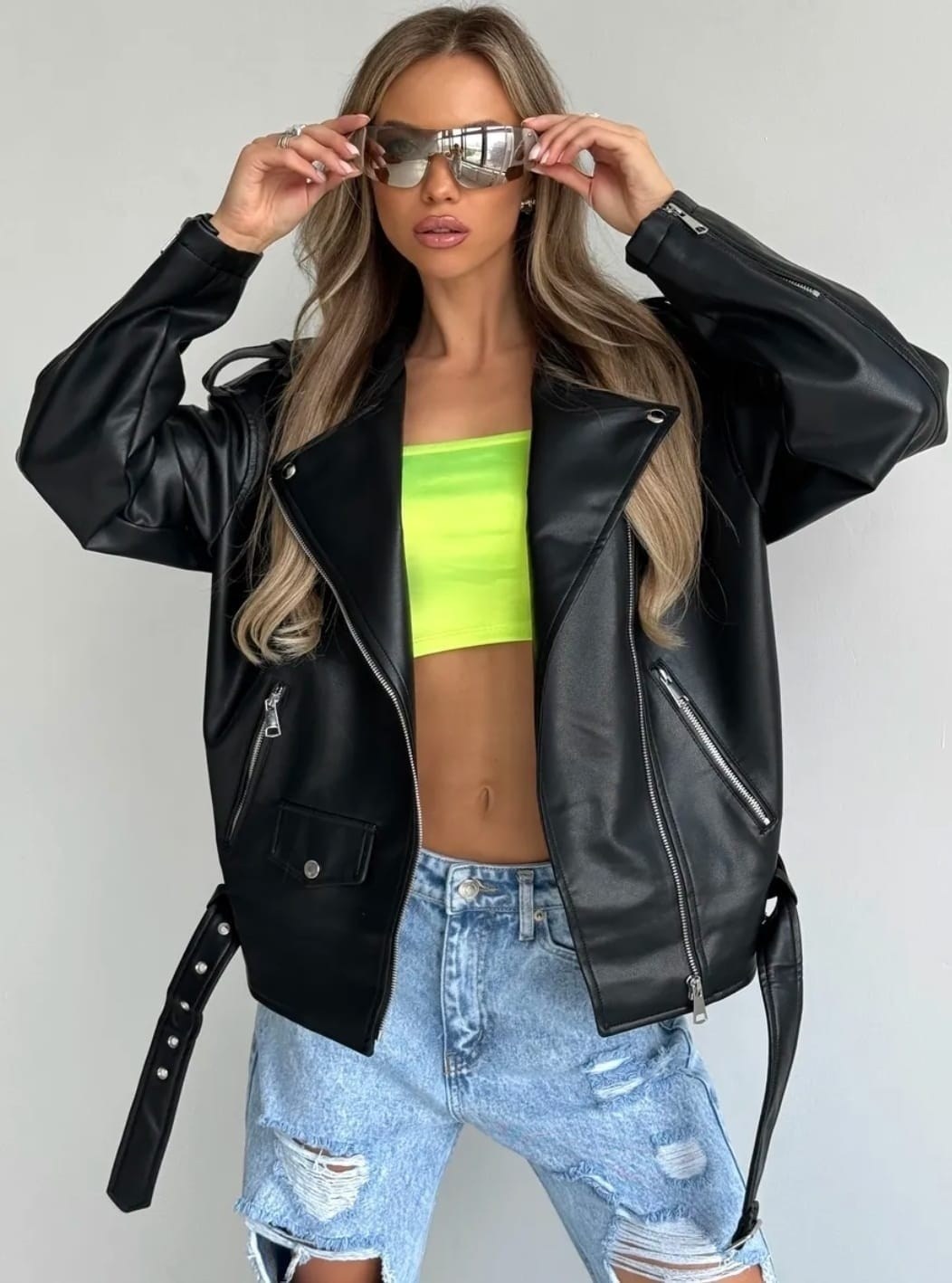 куртка кожаная косуха оверсайз из экокожи maxar,косуха женская куртка кожаная oversize,косуха женская куртка кожаная оверсайз,кожаная косуха женская,косуха кожаная оверсайз демисезонная