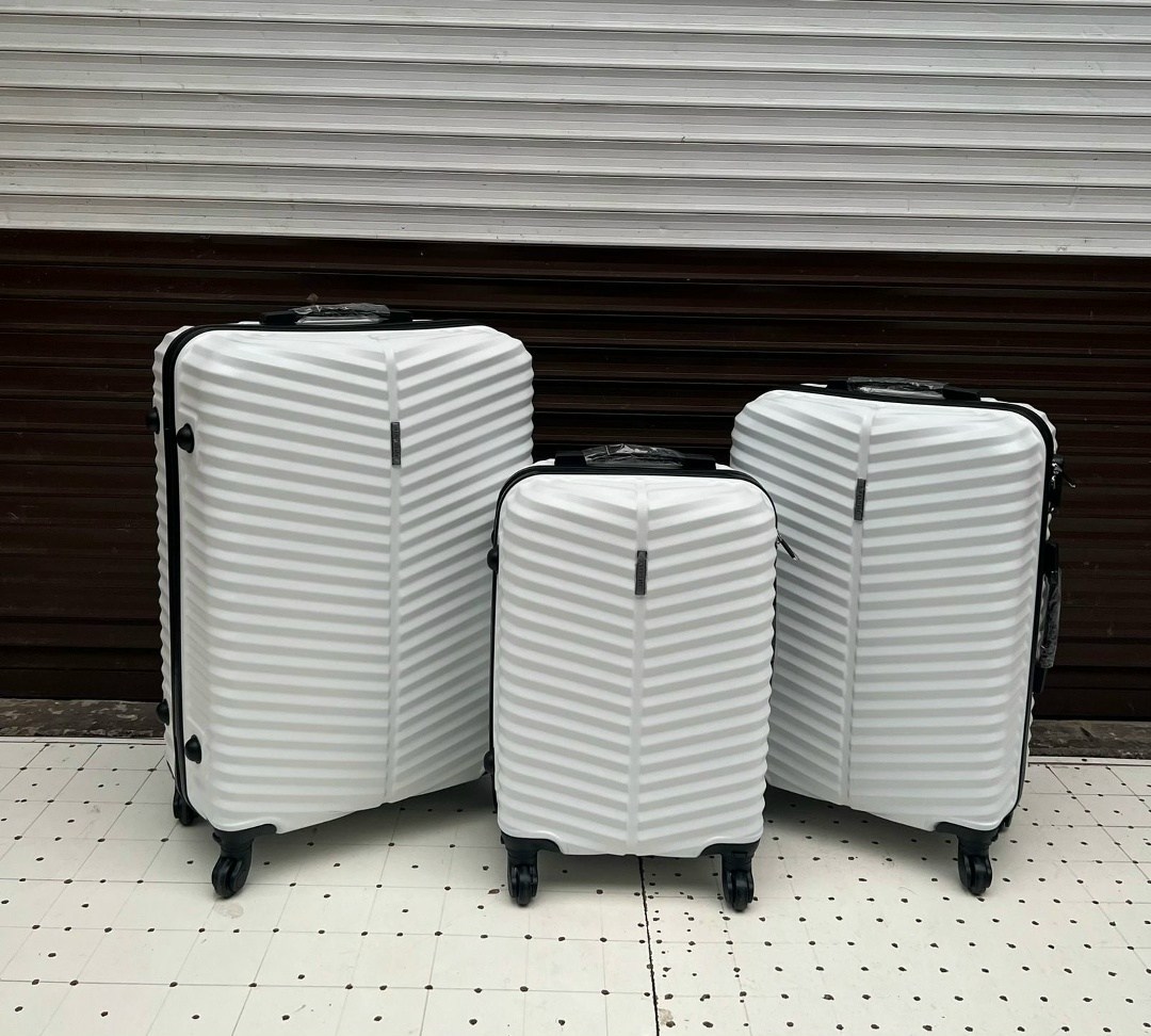 комплект чемодан,чемодан,чемодан на колесах,пластиковый чемодан,чемодан женский
