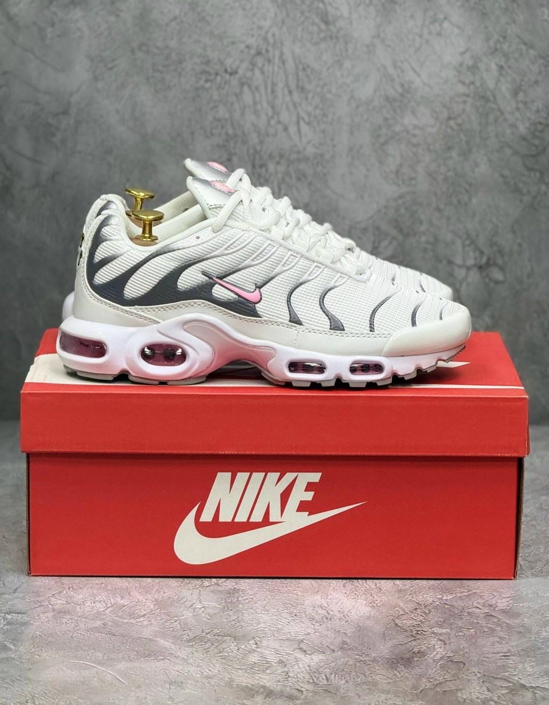 кроссовки летние спортивные nike air max tn plus,,кроссовки женские nike air max tn plus,nike air max tn plus,кроссовки nike air max tn plus