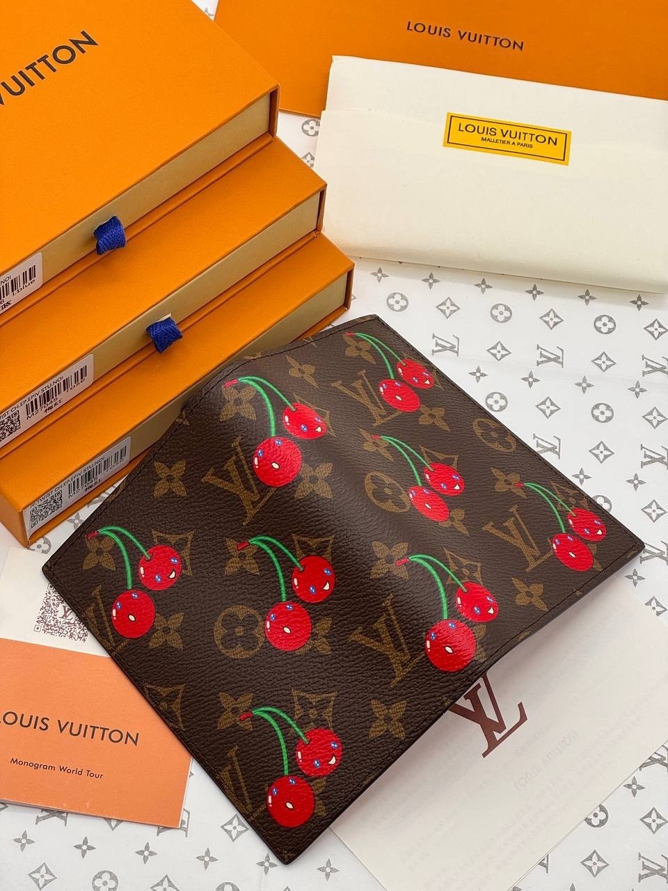 обложка для паспорта louis vuitton,louis vuitton кошелек,louis vuitton monogram,кошелек louis vuitton женский оранжевый,louis vuitton murakami