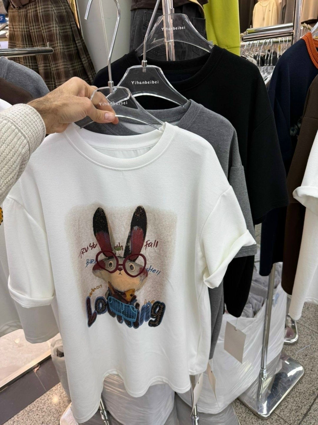 женские футболки с принтом,футболки модные,женская футболка,белая футболка оверсайз,футболки оверсайз