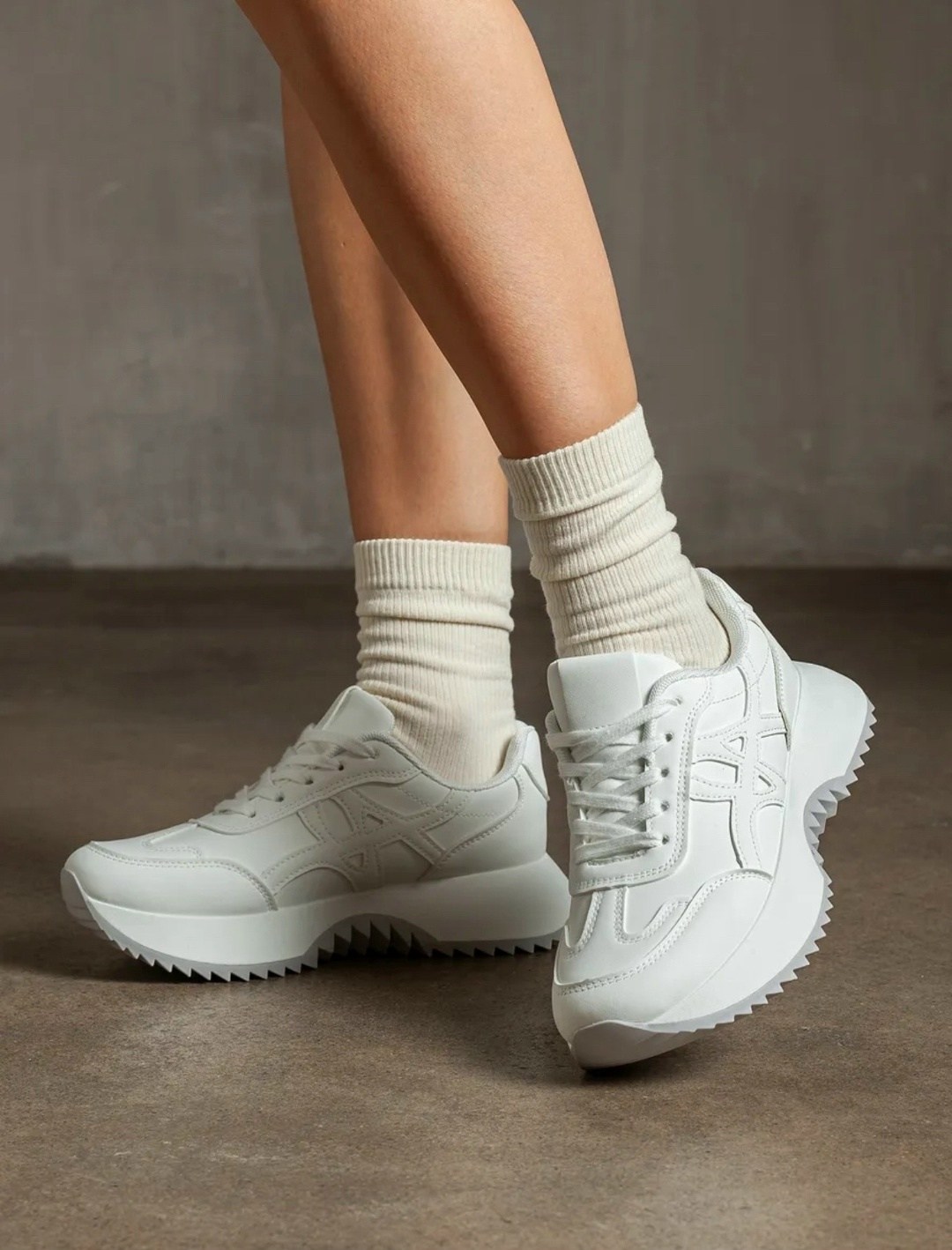 ,кроссовки женскиe,кроссовки белые,кроссовки модные,кроссовки для женщин