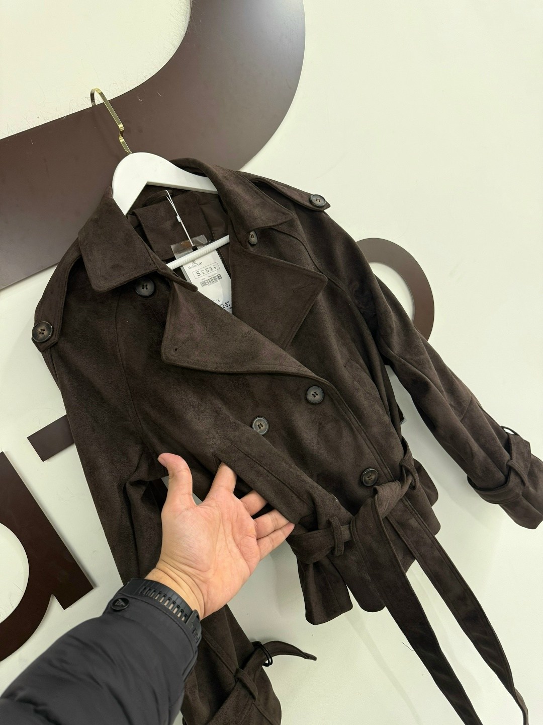 замшевая куртка,куртка замшевая женская,классическая коричневая замшевая женская куртка с поясом,курточка замшевая,женская кожаная куртка