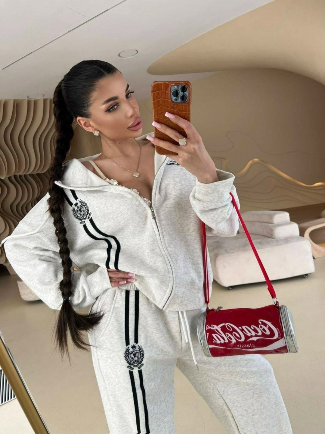 стильные костюмы,женский спортивный костюм,спортивный костюм,костюм белый,женский костюм