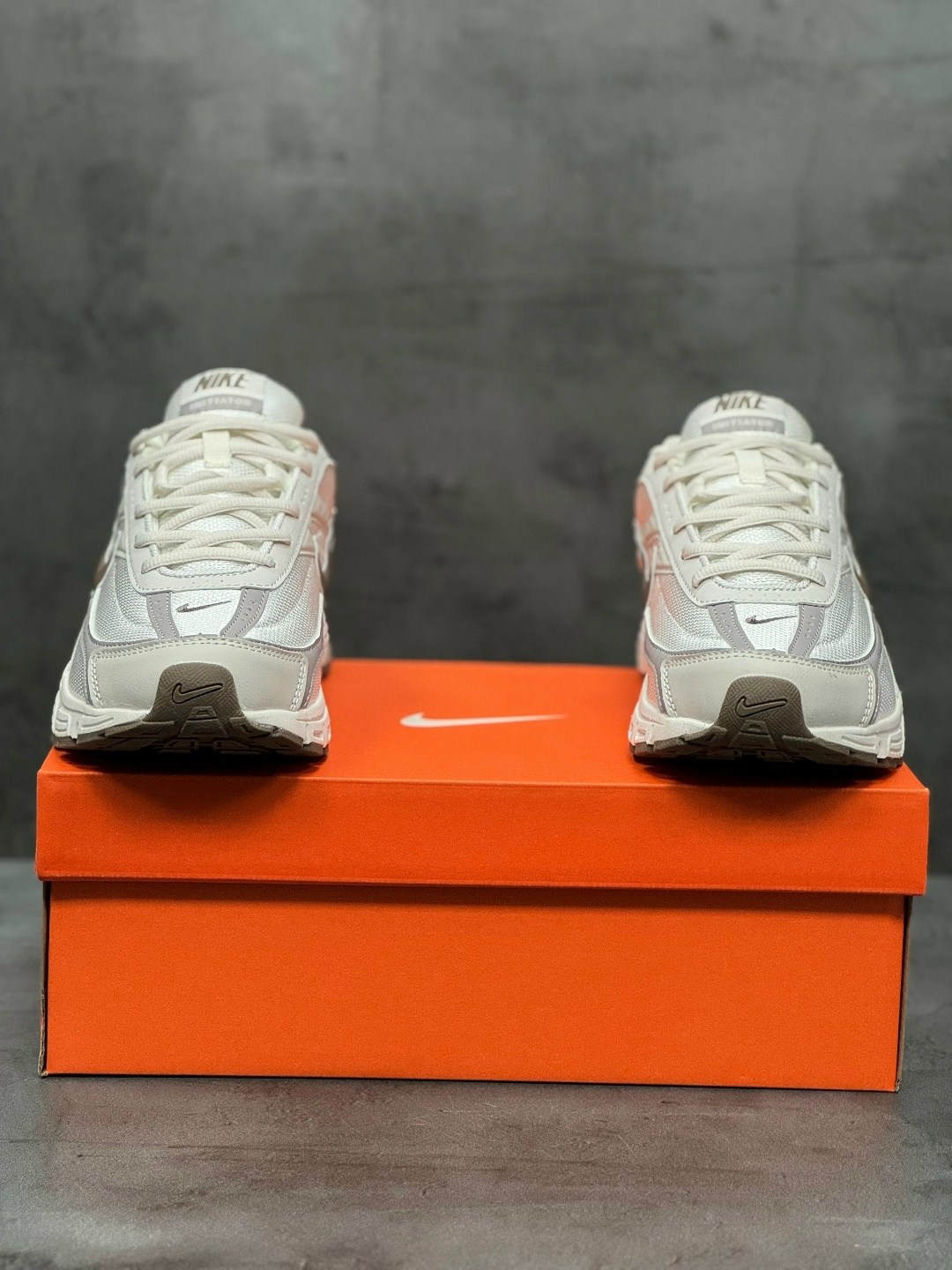 кроссовки wmns initiator ib4339 nike бежевый,кроссовки nike initiator,кроссовки nike,кроссовки,женские беговые кроссовки nike initiator