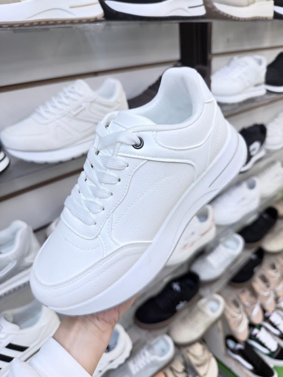 женские кроссовки,,кроссовки для женщин,кроссовка,кроссовки модные