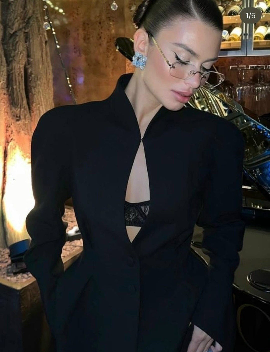 жакет с баской,пиджак приталенный,элегантный жакет с баской,жакет,пиджак приталенный удлиненный с баской