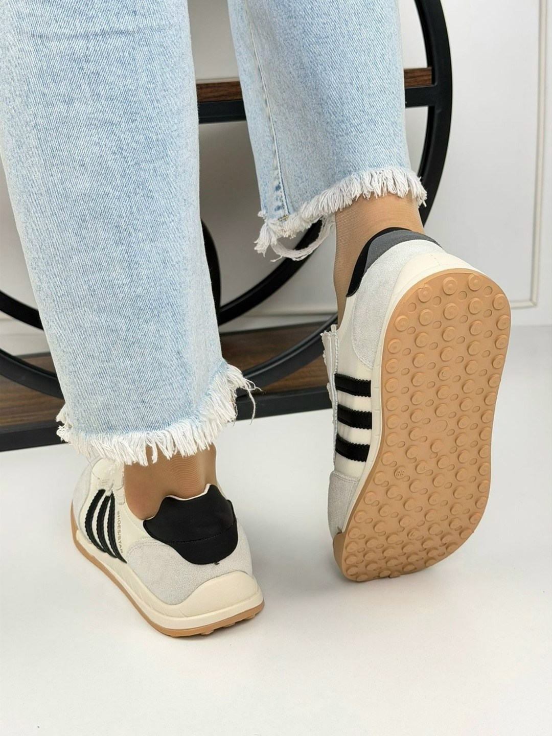 ,кроссовки adidas,спортивная ,повседневные кроссовки,кроссовки мальчику