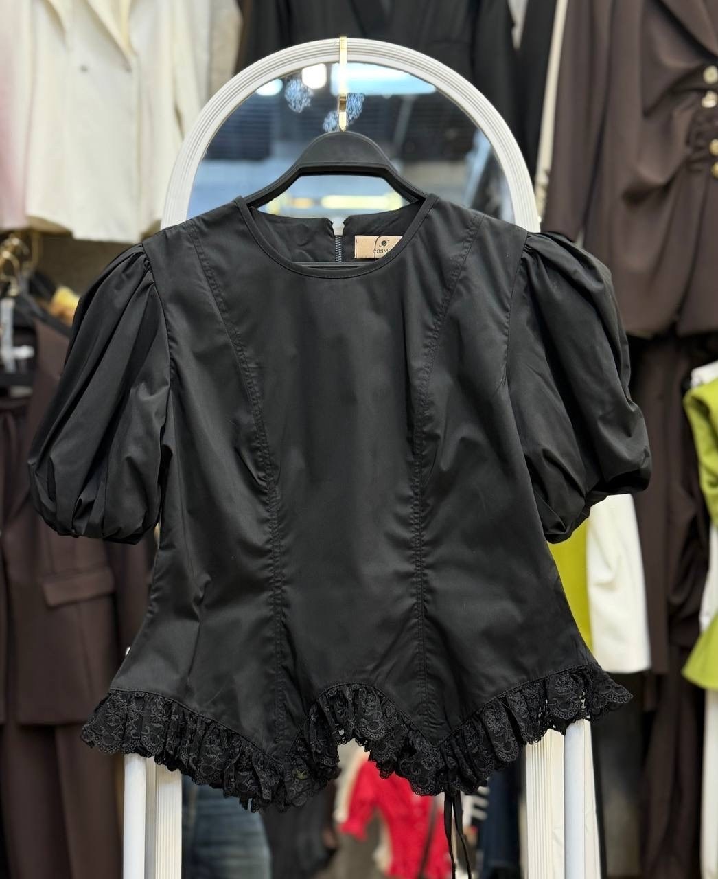 блузка с оборками,блузка короткая,блузка с пышными рукавами,блуза с объемными рукавами,женская блузка