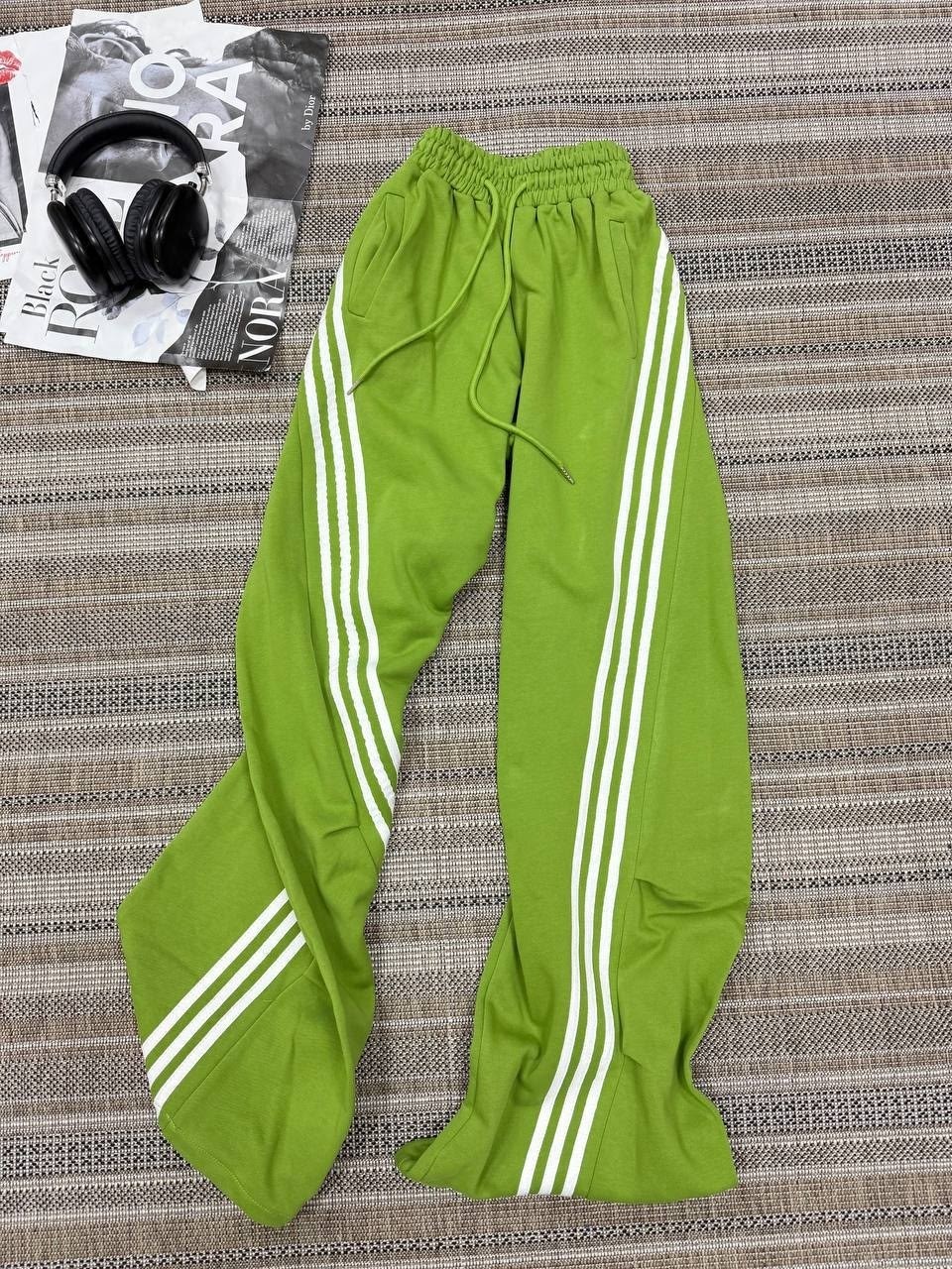 брюки карго с лампасами широкие y2k styfash,брюки спортивные,широкие спортивные штаны,спортивные штаны широкие женские,штаны клеш спортивные