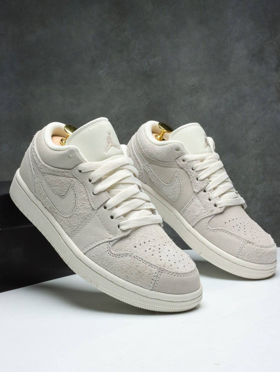 nike air jordan 1 low,nike air jordan 1 low se,кроссовки nike air jordan 1 low,air jordan 1 low triple white,air jordan 1 low se