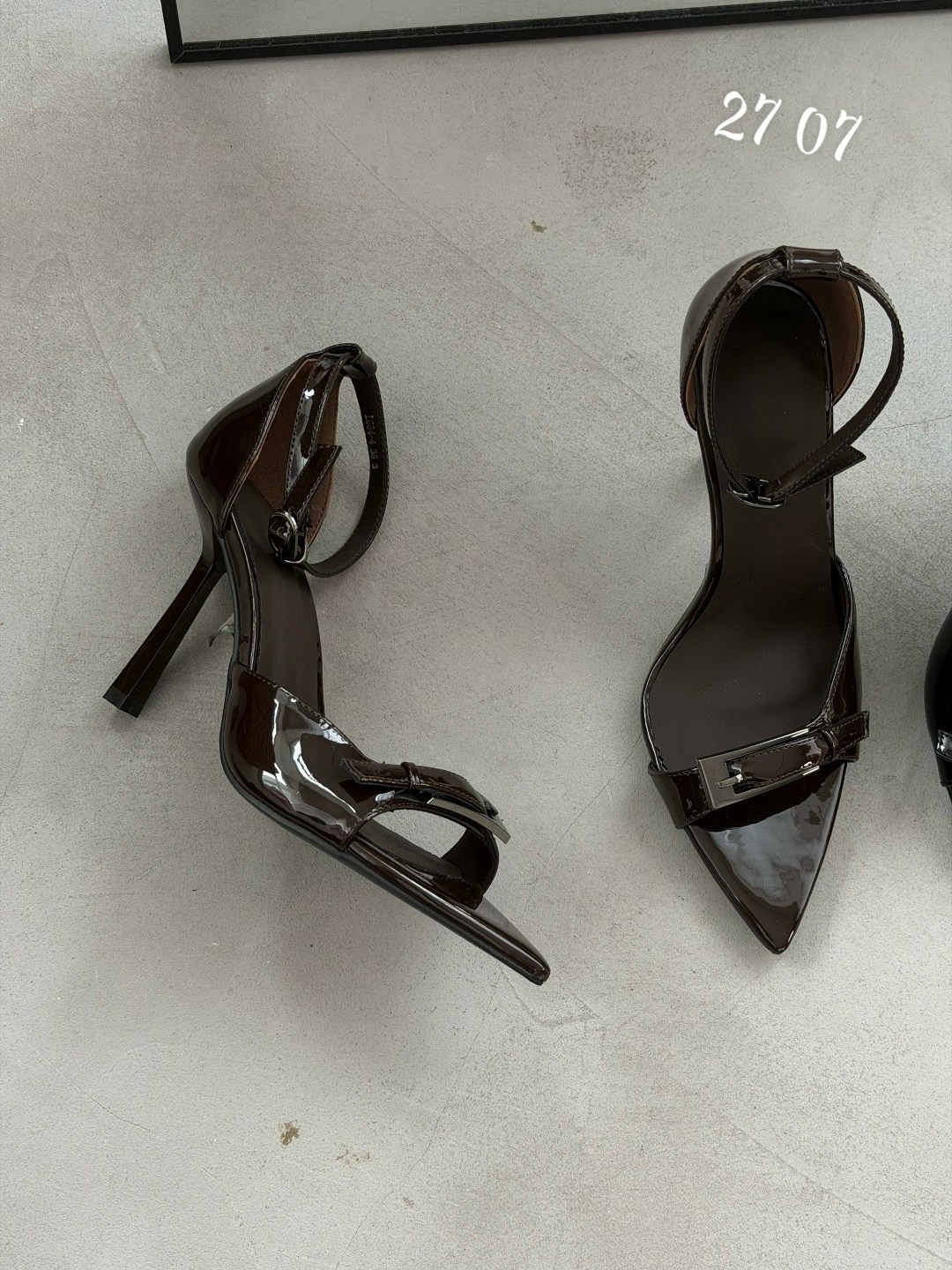 ,босоножки женские,босоножки араз женские,босоножки с ремешками,необычные босоножки