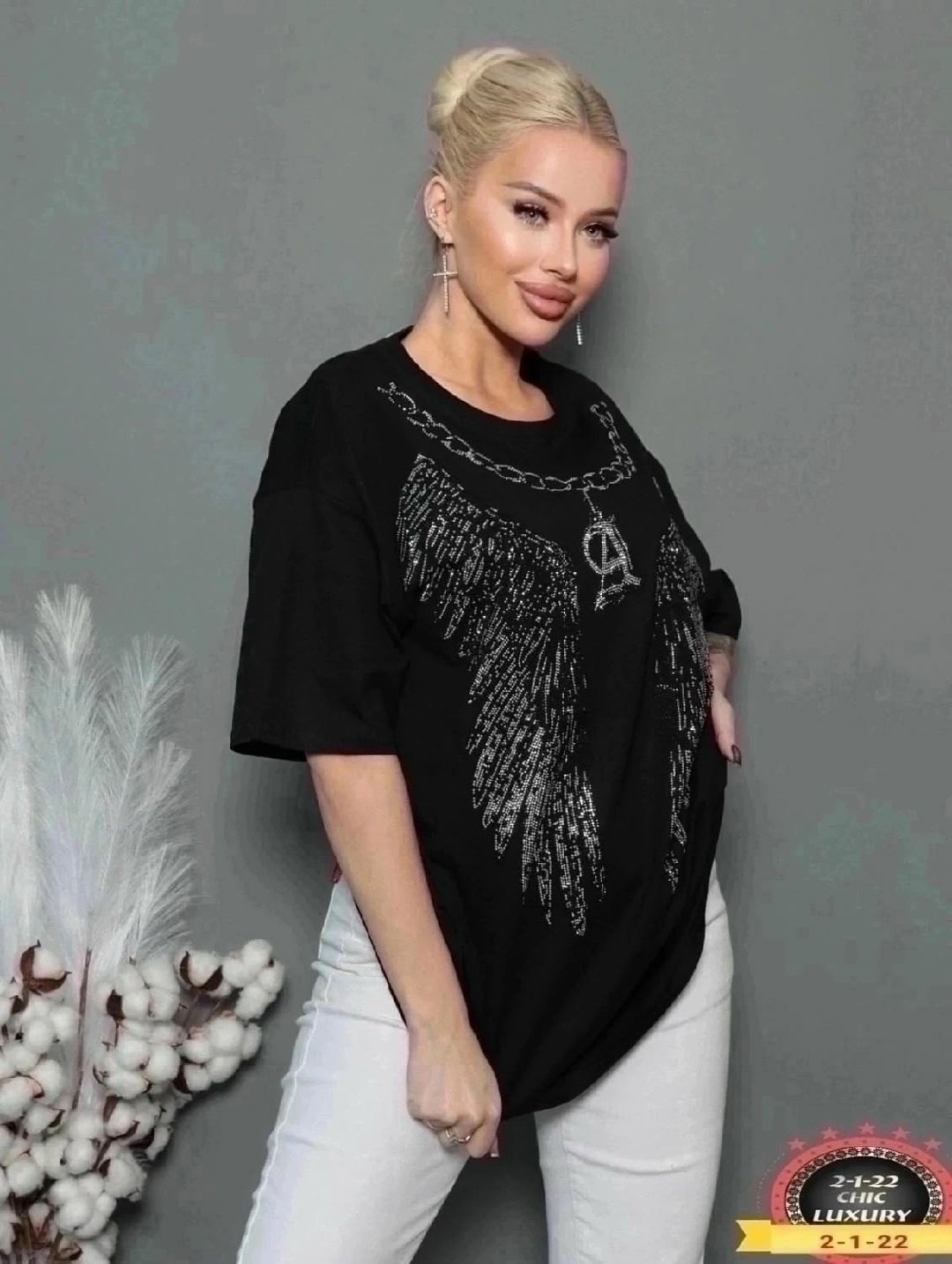 футболка базовая со стразами оверсайз,футболка оверсайз со стразам,футболка женская со стразами,футболки женская оверсайз,футболка oversize со стразами