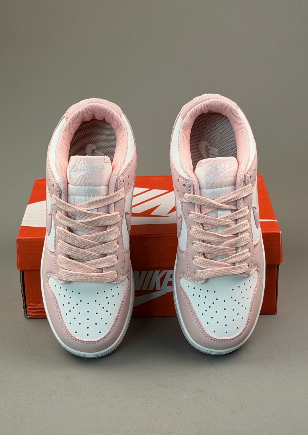 кроссовки nike sb dunk low цвет розовый,розовые данки найк,nike dunk low pink pigeon,кроссовки розовые,кроссовки