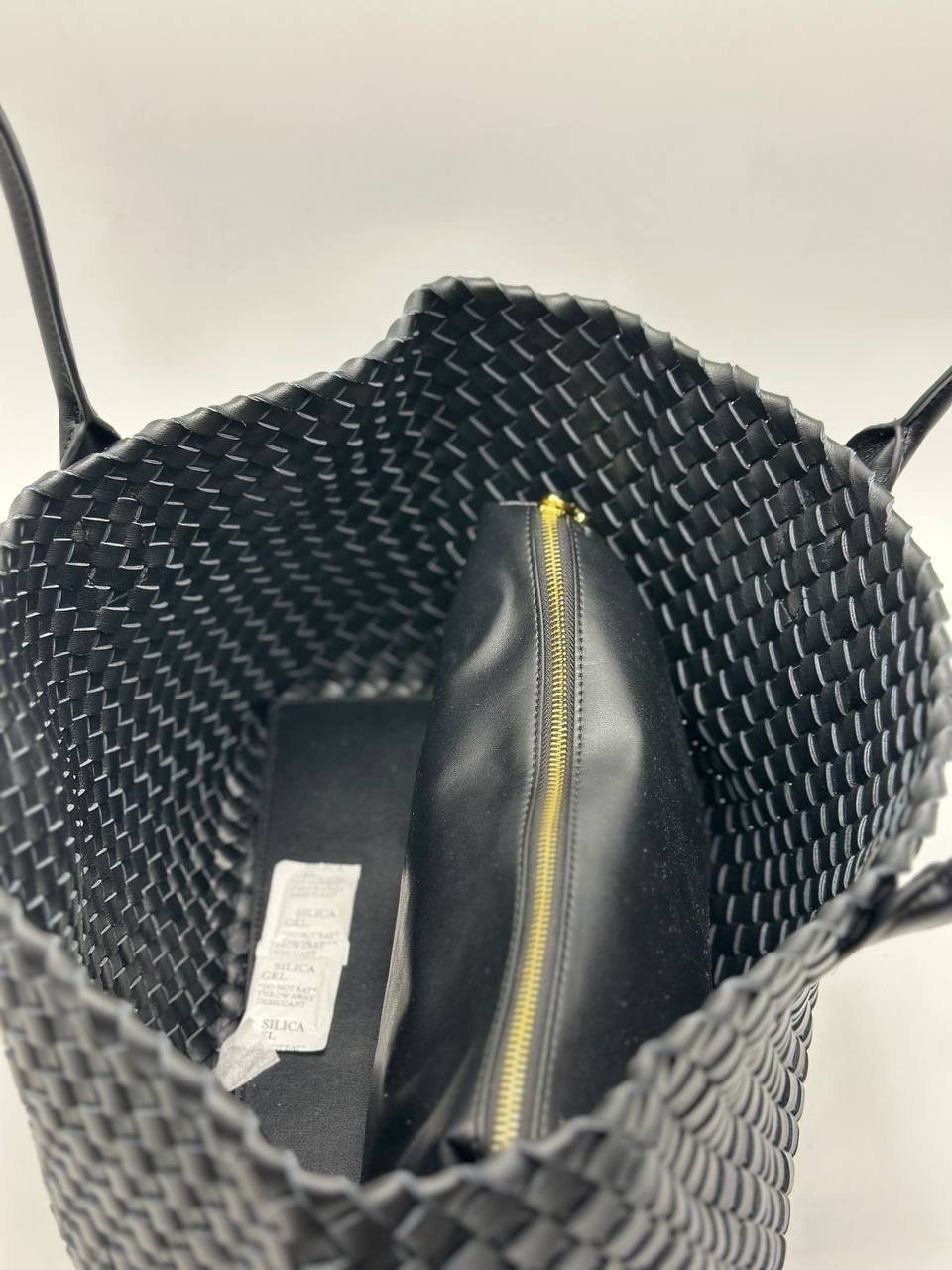 сумка bottega veneta,сумка женская bottega veneta,плетеная сумка,сумка боттега венета,кожаная сумка bottega veneta cabat черная