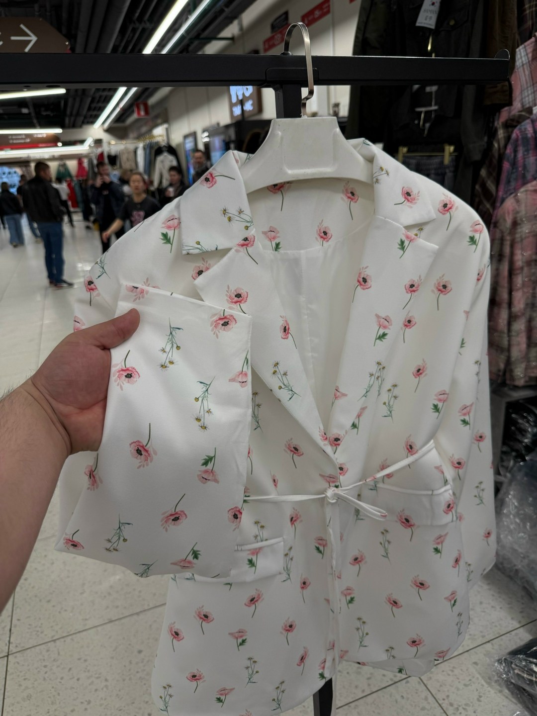 пиджак с цветочным принтом,пиджак оверсайз с цветочным принтом leroy style,пиджак с цветочным принтом свободного кроя с пояск,пиджак женский,пиджак