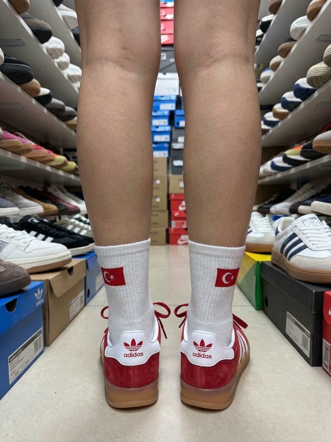 кроссовки adidas,кроссовки adida gazelle,gazelle adidas,кроссовки adidas munchen scarlet gum красный,кроссовки мужские adidas