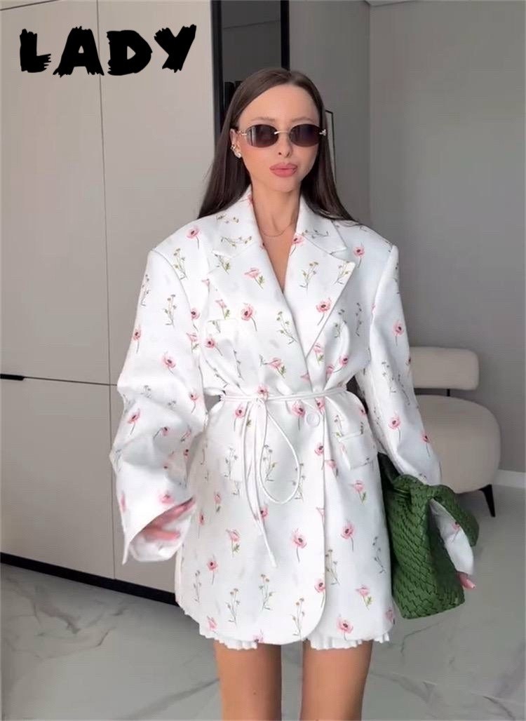 модный женский пиджак с цветочным принтом,элегантный пиджак с цветочным принтом,элегантный длинный женский жакет с цветочным принтом,пиджак оверсайз с цветочным принтом leroy style,пиджак с цветочным