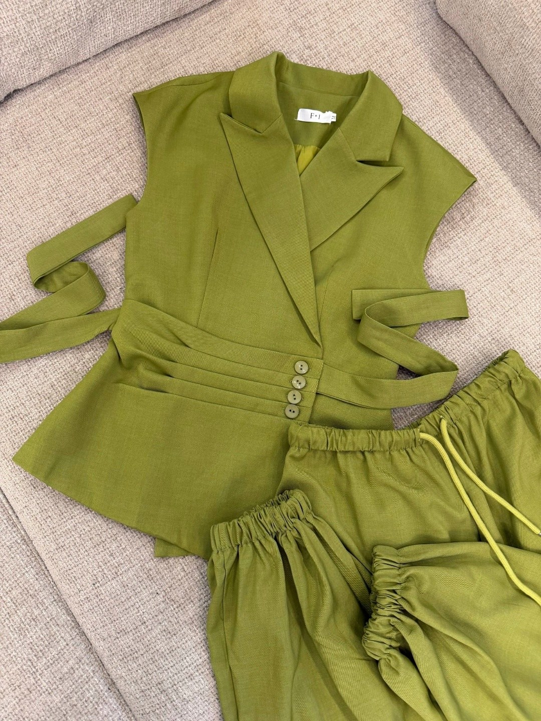 брючный костюм,женский брючный костюм,стильные костюмы,брючный костюм элегантный,брючный костюм женский летний