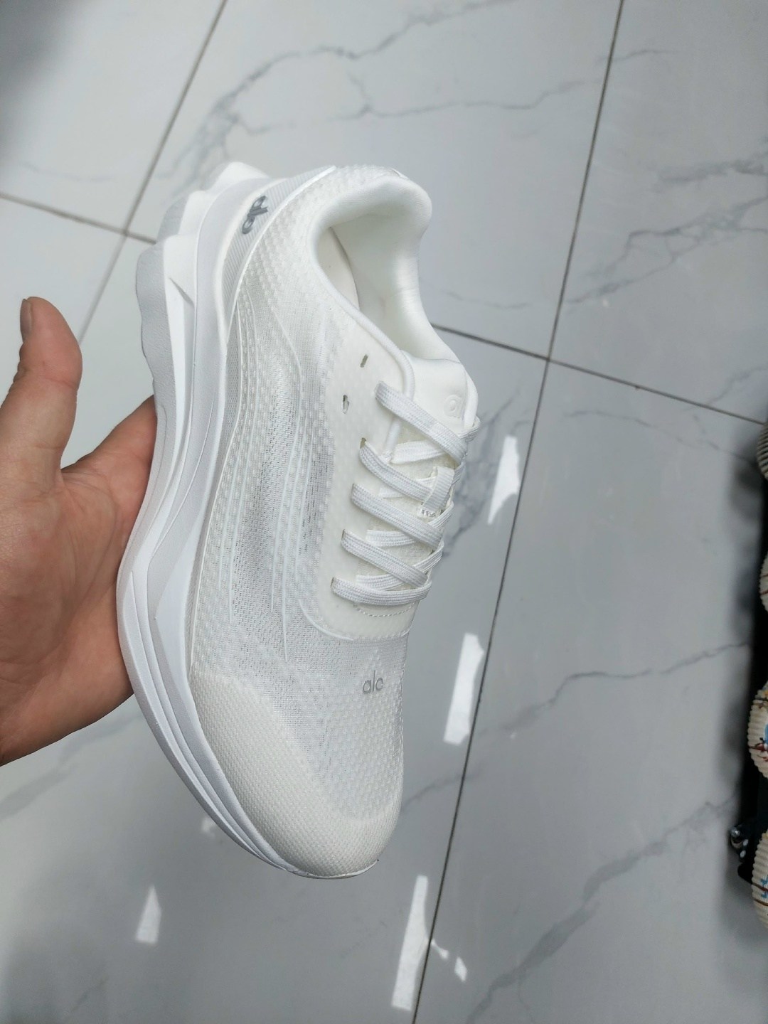 кроссовки,кроссовки женскиe,кроссовки alo,кроссовка,кроссовки отличный