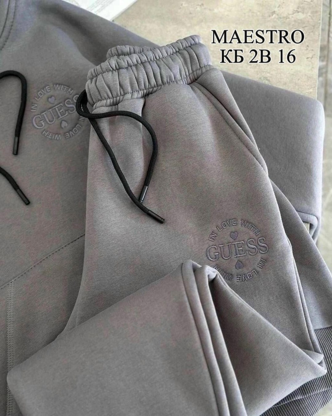 спортивный костюм guess,костюм на флисе,спортивный костюм guess трехнитка на флисе,спортивные костюм,костюм guess