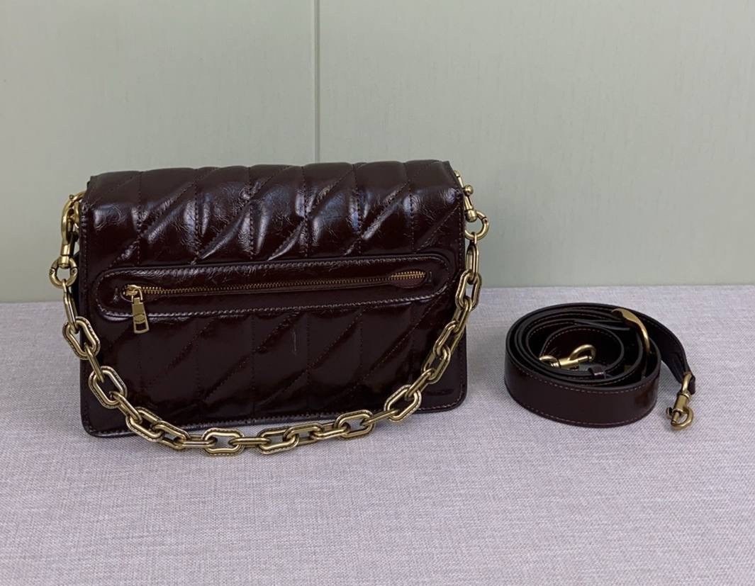 сумка coach женская,стеганая сумка через плечо 26 с цепочкой coach черный,стеганая кожаная сумка через плечо tabby 20 с цепочкой coach,сумка coach,сумка стеганая