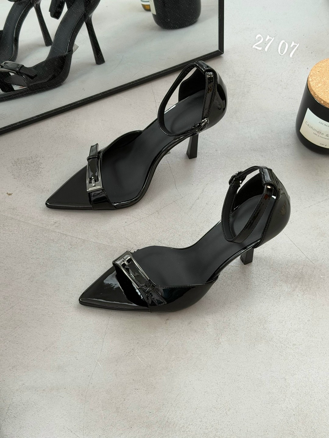 ,босоножки женские,босоножки араз женские,босоножки с ремешками,необычные босоножки