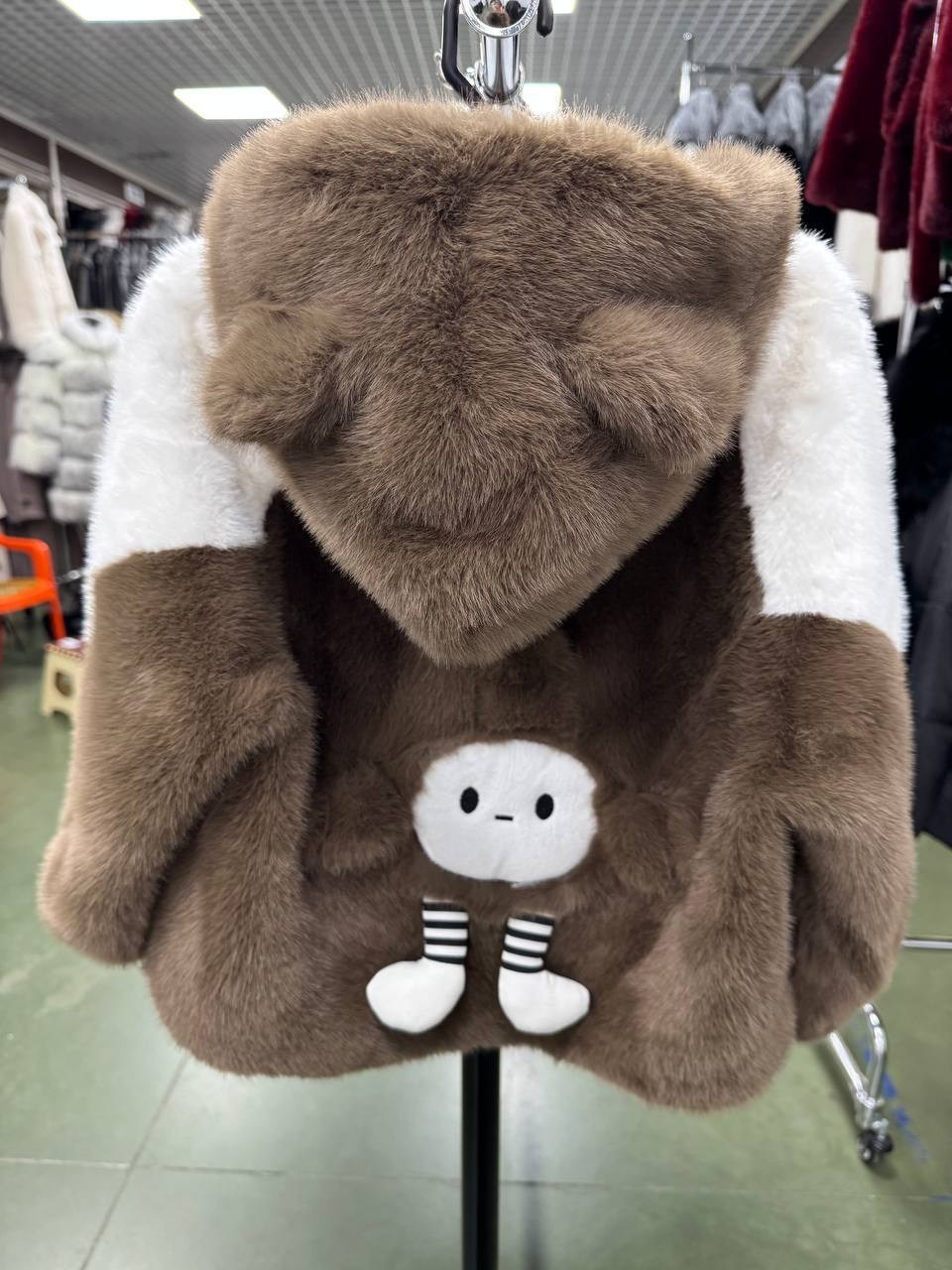 теплая куртка,теплая куртка с капюшоном,шуба детская,меховая куртка,куртка плюшевая для девочки