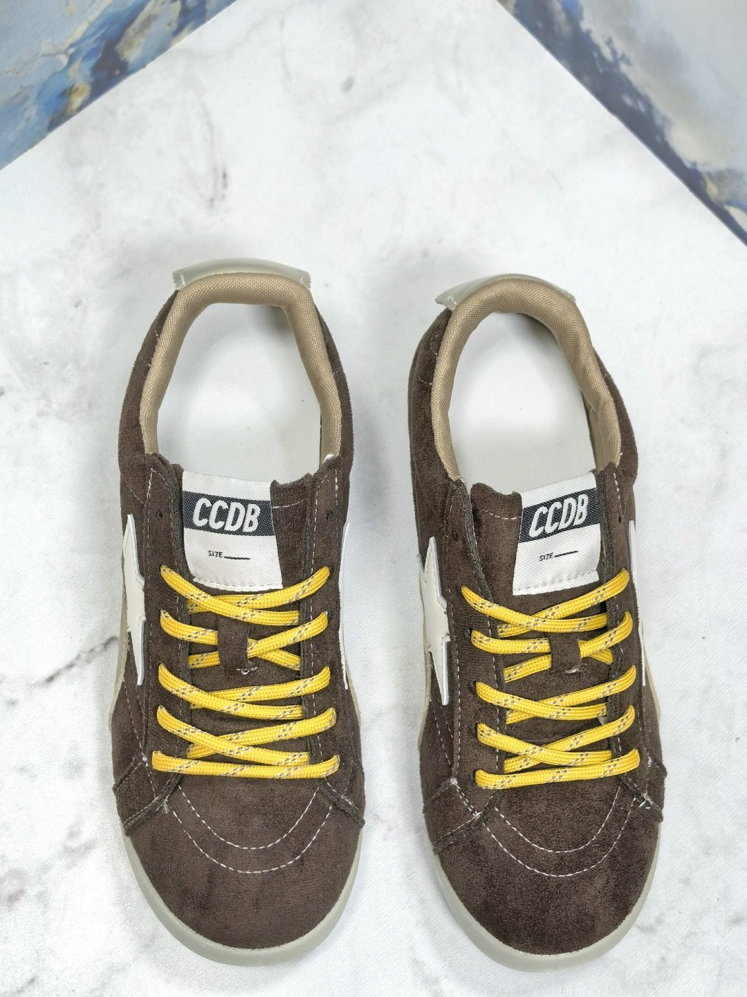 мужские замшевые низкие кроссовки с вышитыми звездами superstar golden goose коричневый,коричневые кроссовки ball star golden goose anthracite silver,,golden goose кеды ball star коричневый,кросс