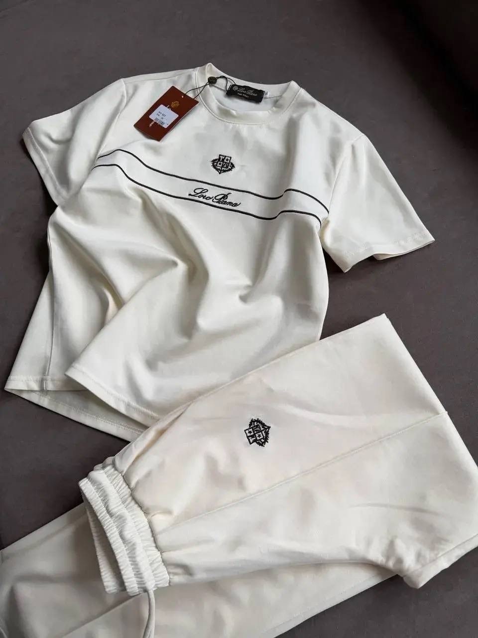 стильные костюмы,костюм белый,костюм спортивный,женский спортивный костюм,трикотажные костюмы