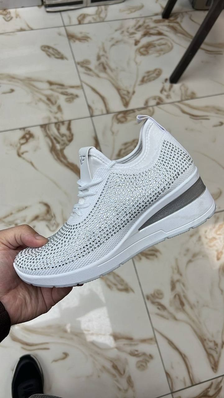 кроссовки женскиe,кроссовки,кроссовки для женщин,спортивная ,кроссовки модные