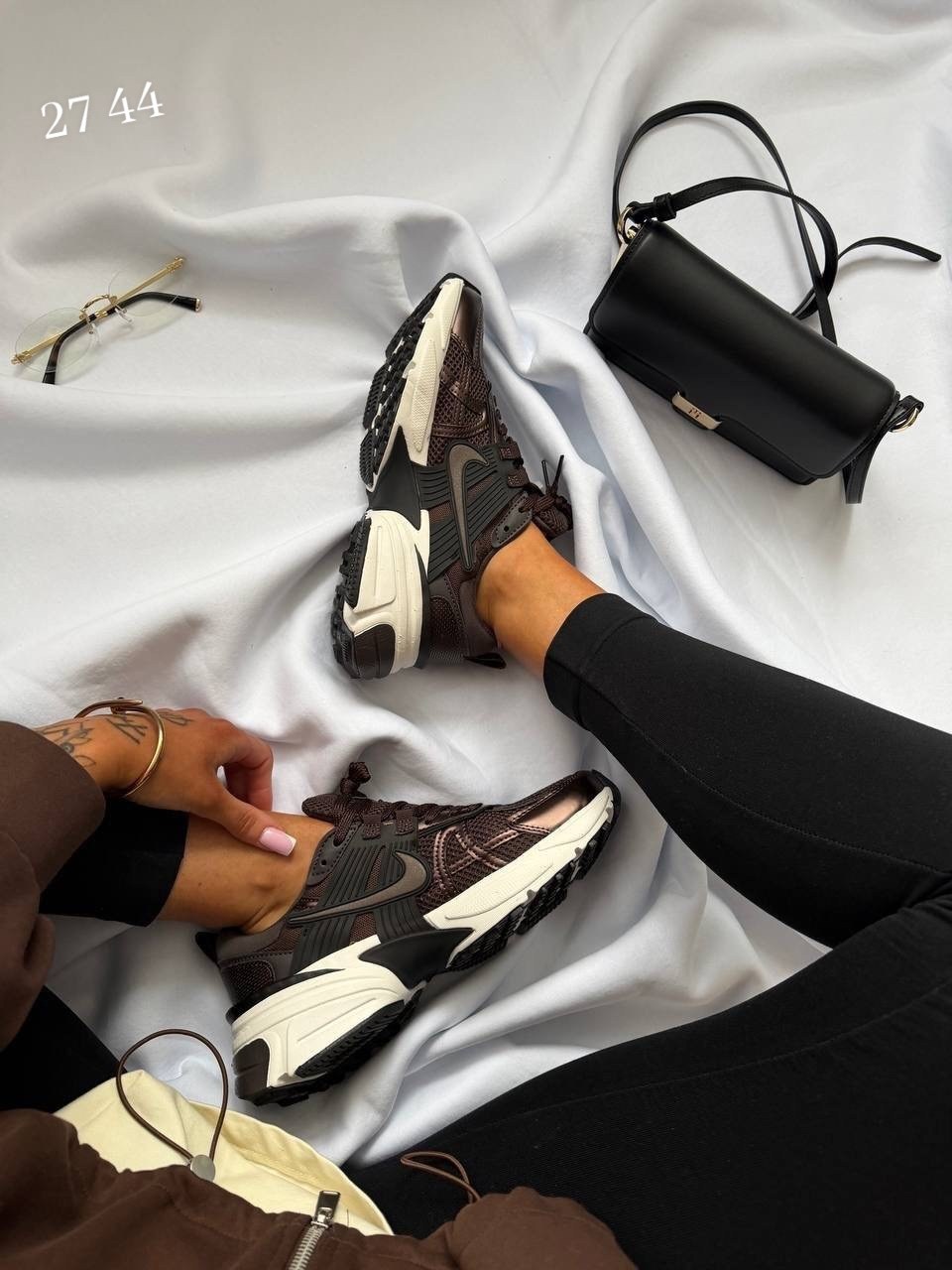 кроссовки nike,кроссовки,кроссовки nike v 2 k run,женские кроссовки nike,кроссовки zoom vomero 5 nike