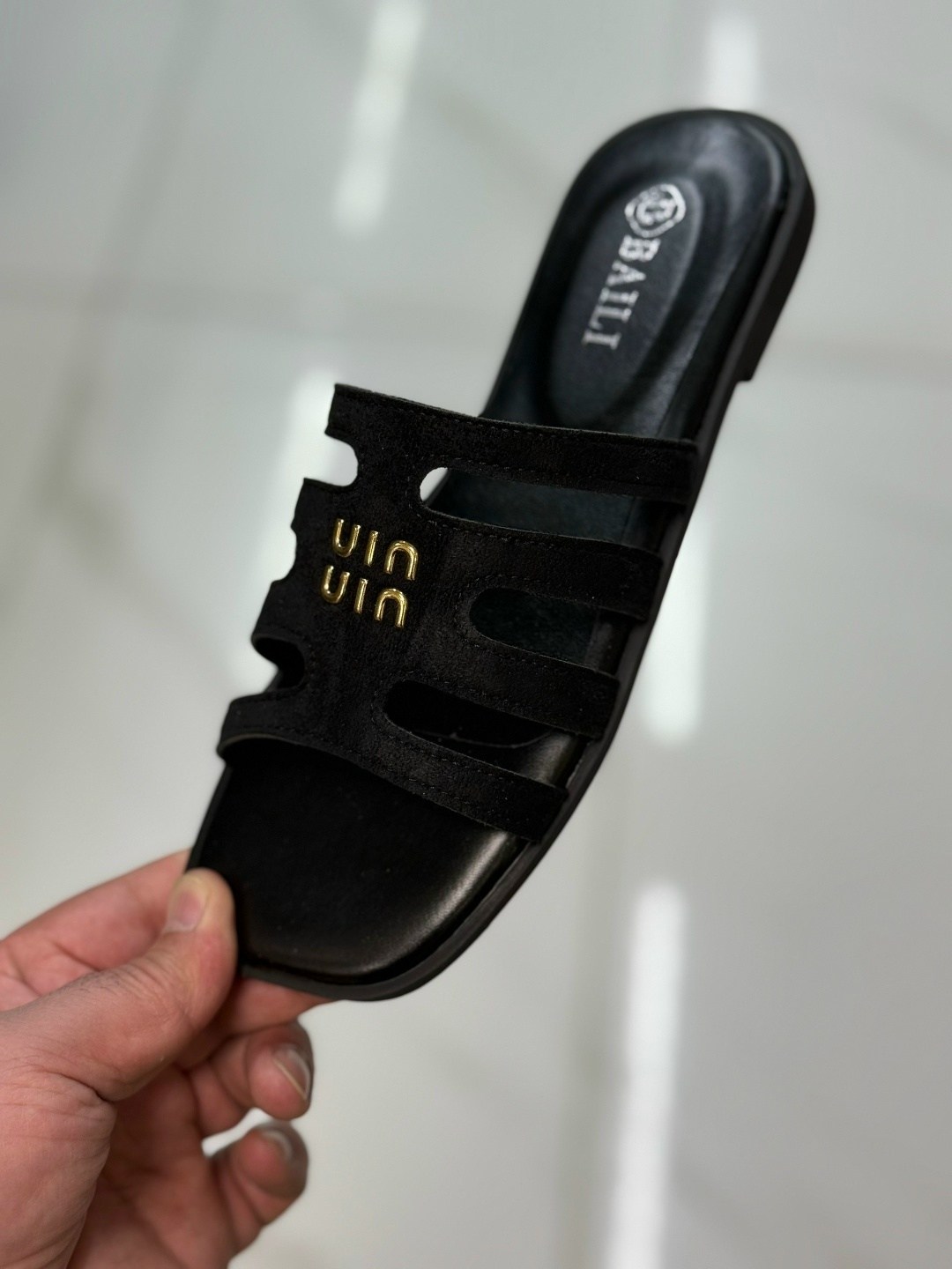 шлепанцы женские,,шлепки фенди,фенди шлепанцы,шлепанцы кожаные женские