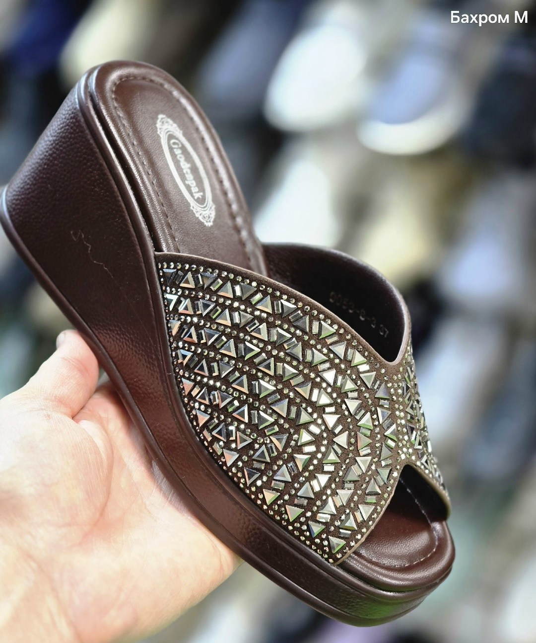 ,шлепанцы женские,женская ,шлепанцы со стразами,шлепки женские