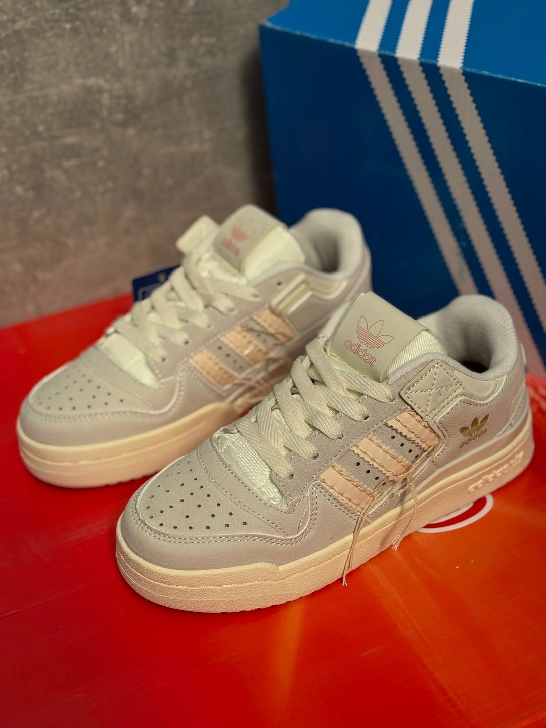 кроссовки adidas forum 84 low off white samand luxe,кроссовки adidas,кроссовки adidas forum 84 low off white,кроссовки adidas женские,кроссовки адидас