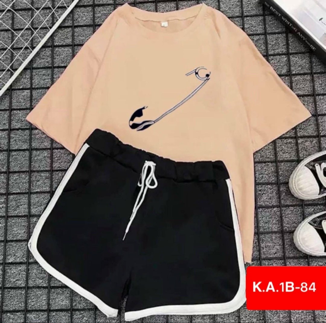 комплект одежды женские,комплект одежды,,женские костюмы,костюм шорты и футболка