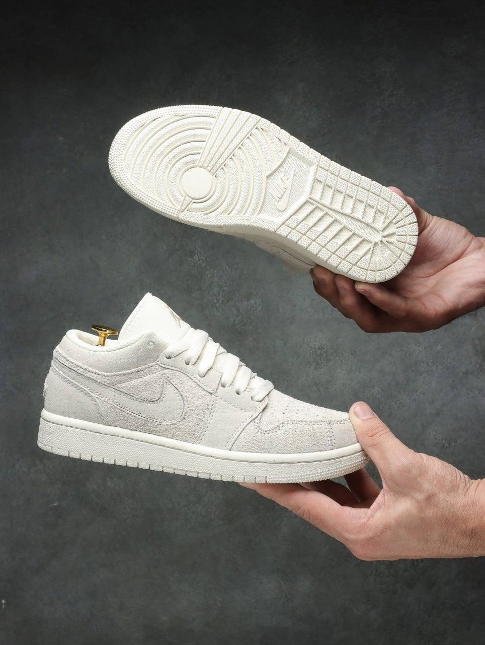 nike air jordan 1 low,nike air jordan 1 low se,кроссовки nike air jordan 1 low,air jordan 1 low triple white,air jordan 1 low se