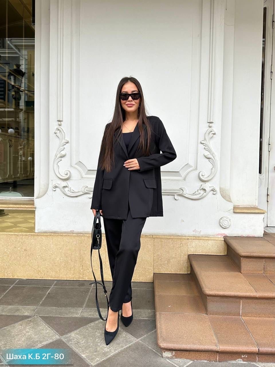 женский брючный костюм с пиджаком,брючный костюм с пиджаком,брючный костюм с укороченным пиджаком,малиновый брючный костюм,женский брючный костюм