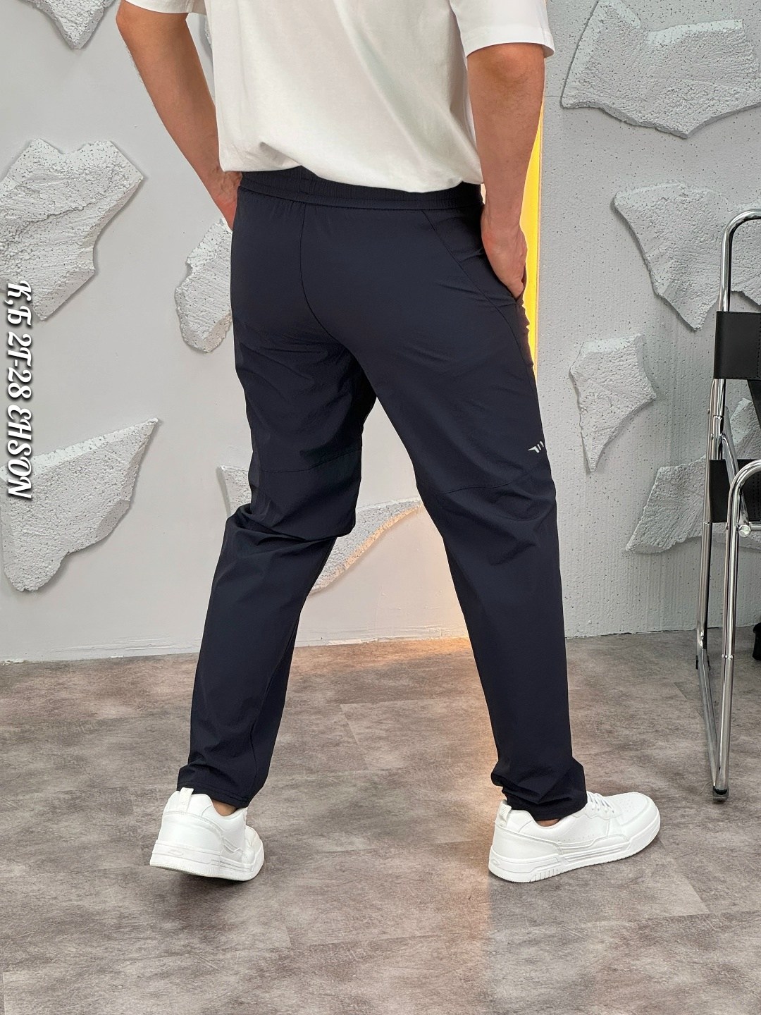 джоггеры брюки,брюки спортивные мужские,брюки спортивные,мужские брюки,черные брюки мужские