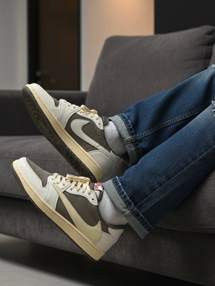 кроссовки nike air jordan 1 low x travis scott,nike air jordan 1 low travis scott,nike air jordan 1 low travis scott reverse mocha,кроссовки nike air jordan 1 x travis scott,кроссовки nike air jordan