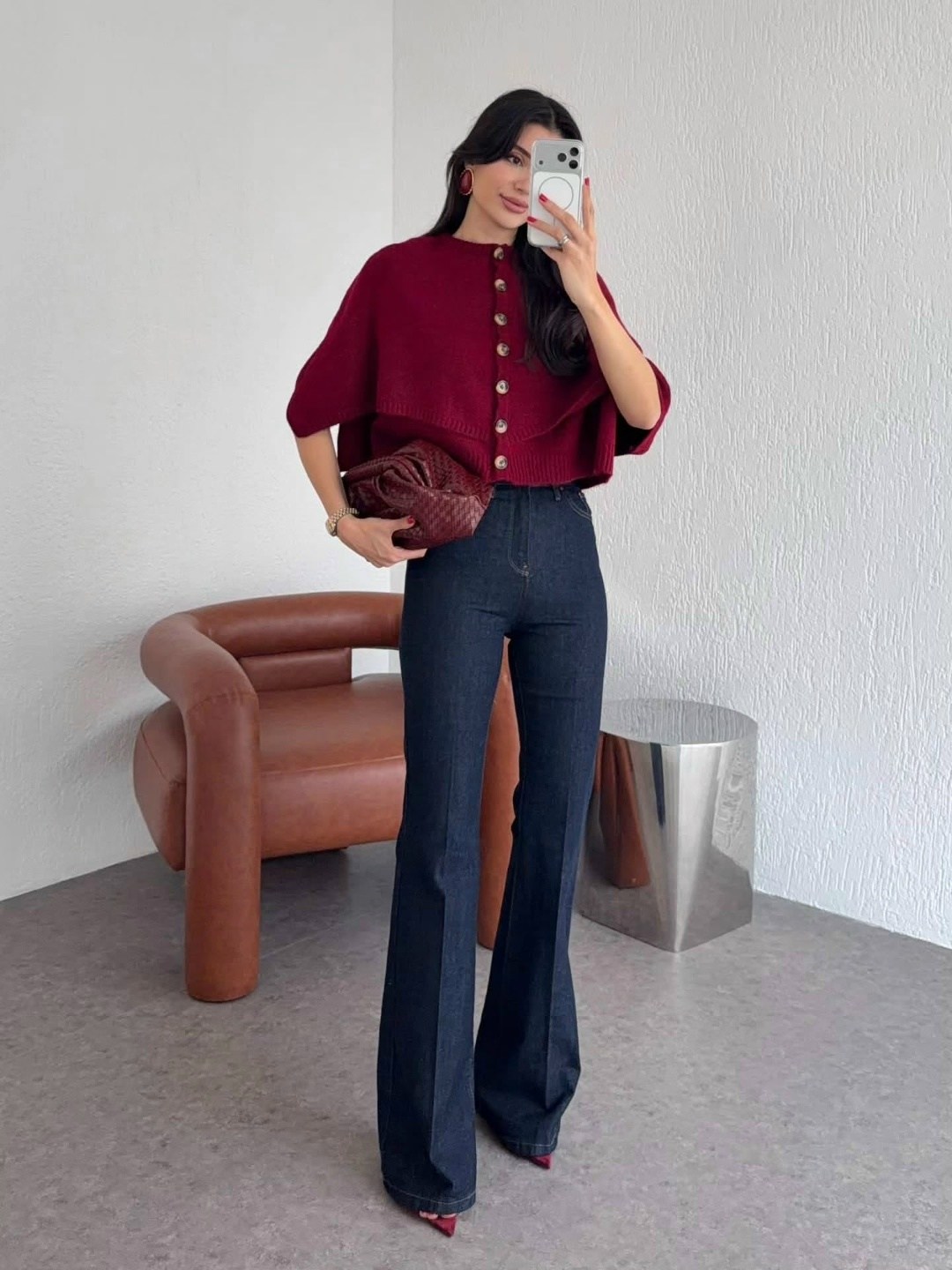 джинсы женские клеш,джинсы-клеш с высокой талией и карманами,расклешенные джинсы с высокой талией,джинсы-клеш женские с завышенной талией,джинсы стиль