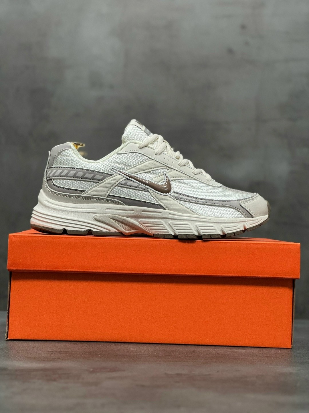 кроссовки wmns initiator ib4339 nike бежевый,кроссовки nike initiator,кроссовки nike,кроссовки,женские беговые кроссовки nike initiator