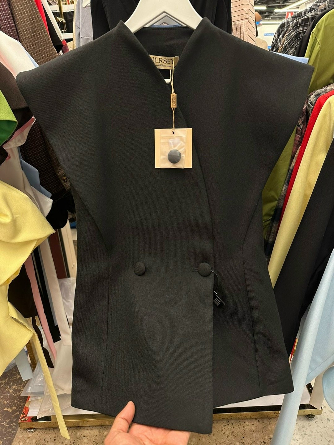 одежд,,модная одежда,ассортимент одежды