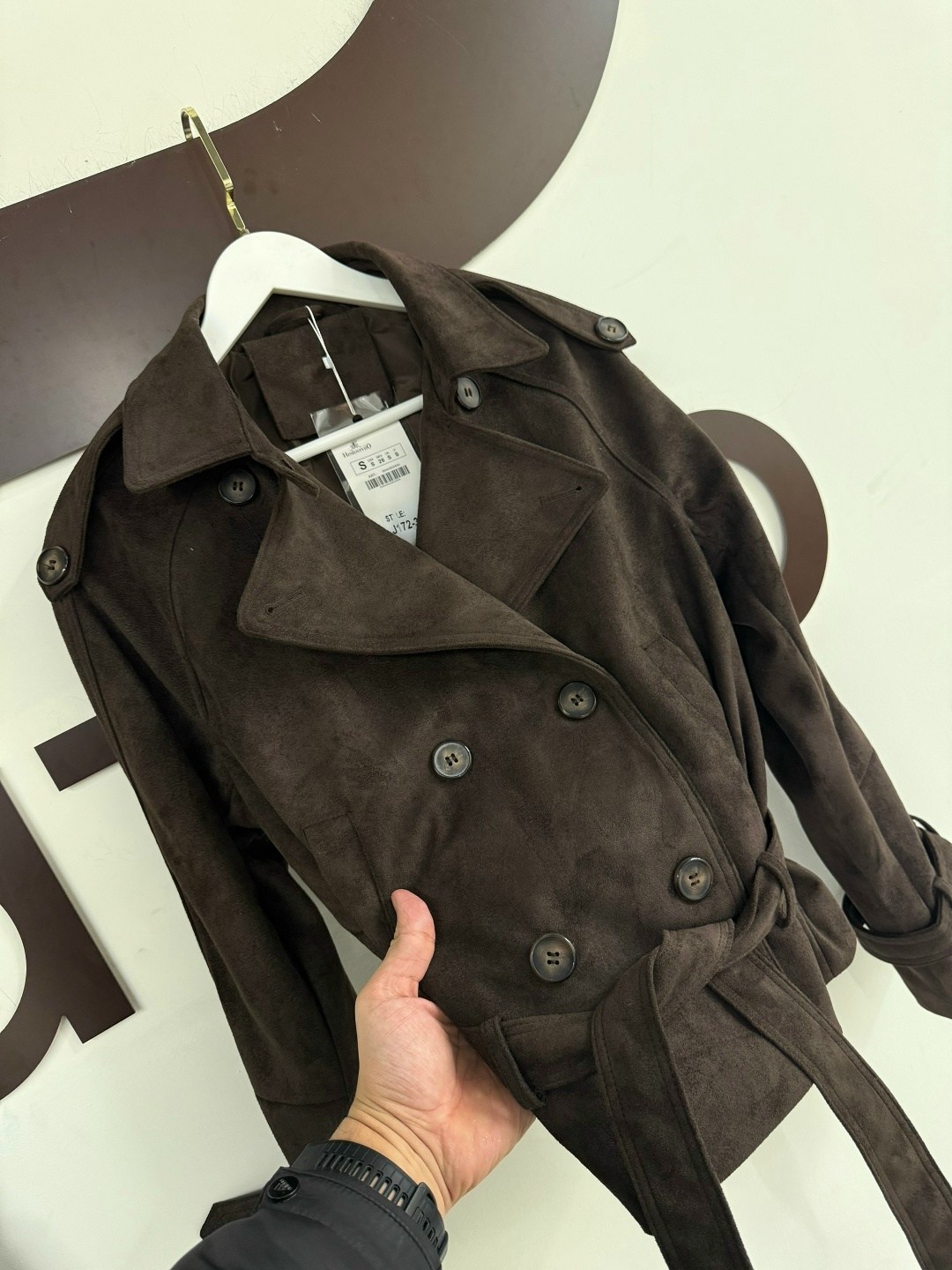 замшевая куртка,куртка замшевая женская,классическая коричневая замшевая женская куртка с поясом,курточка замшевая,женская кожаная куртка