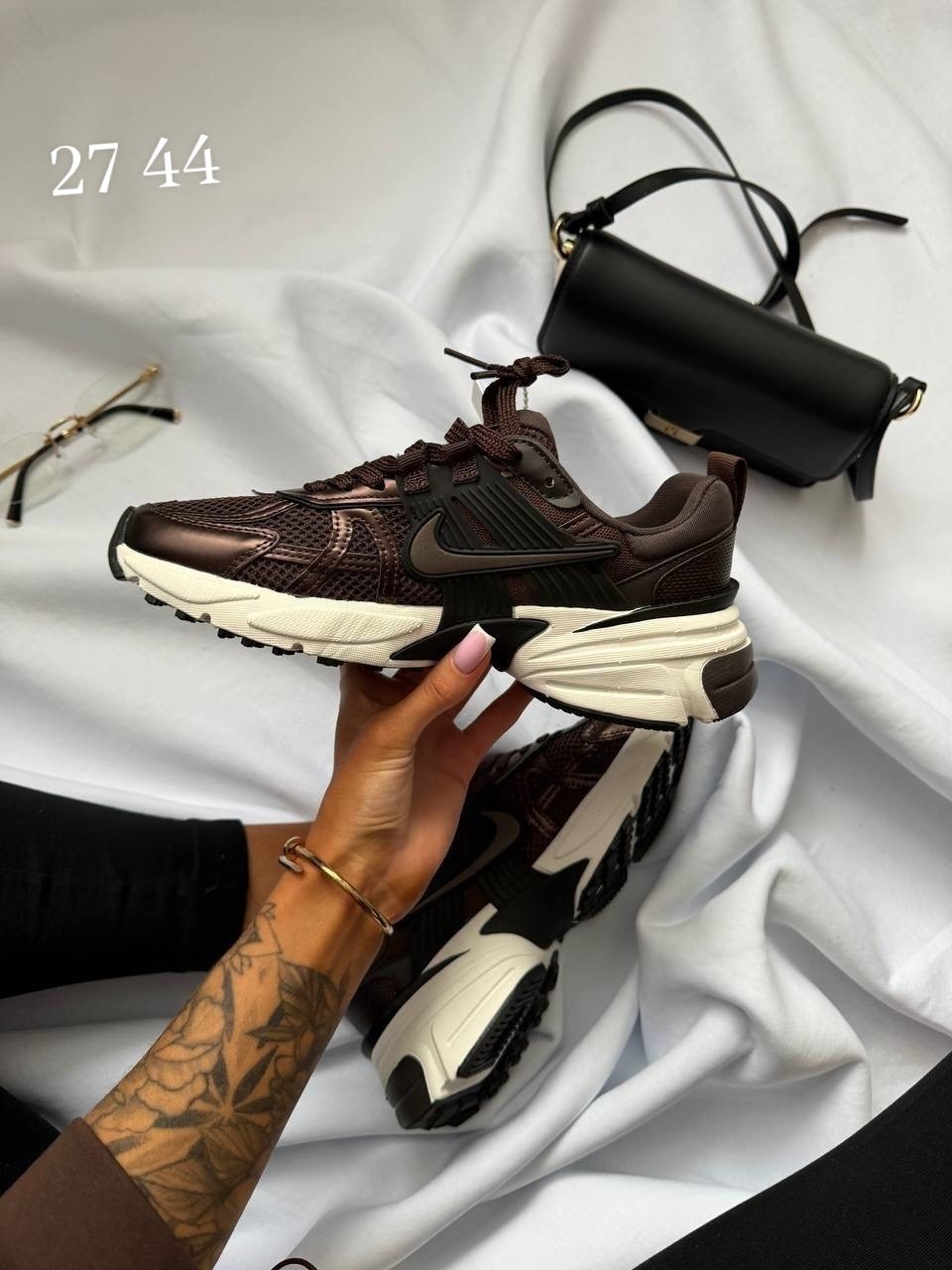 кроссовки nike,кроссовки,кроссовки nike v 2 k run,женские кроссовки nike,кроссовки zoom vomero 5 nike