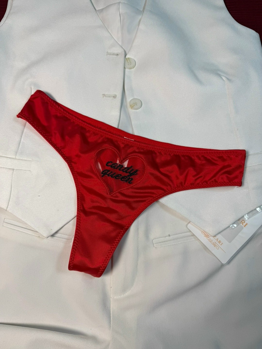 женские трусы стринги,стринги victoria's secret со стразами,трусы виктория сикрет оригинал,женские трусы красные,женские трусики