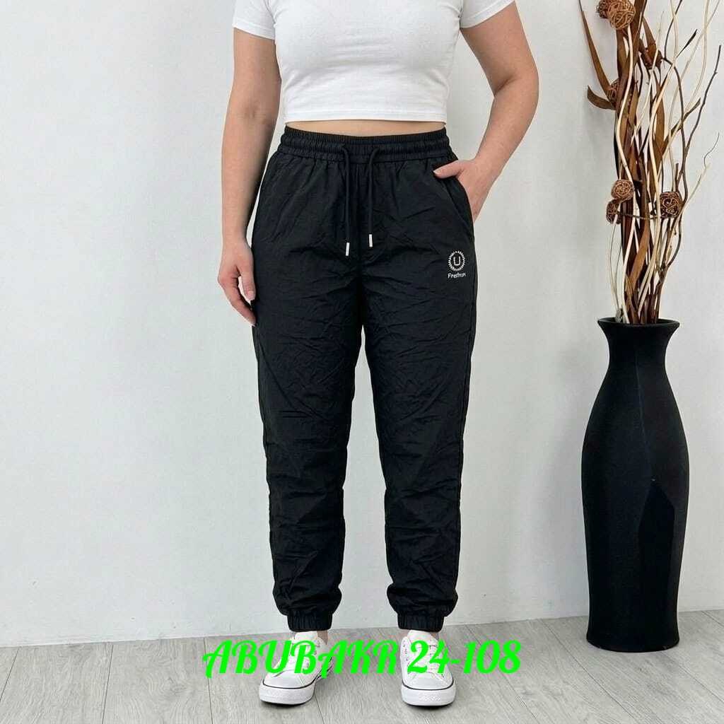 женские брюки джоггеры карго,джоггеры женские,брюки джоггеры,штаны женские спортивные оливкового цвета,спортивные женские брюки