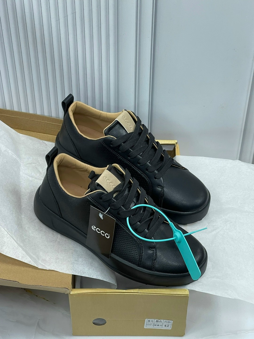 ,кроссовки ecco,кроссовки мужские ecco,кеды мужские ecco,мужская